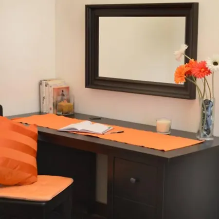 Sleeps22-garden-hottub-pool-barbecue-jacuzzi Вилла