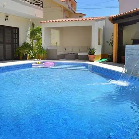 Βίλα Sleeps22-garden-hottub-pool-barbecue-jacuzzi