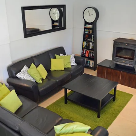 Sleeps22-garden-hottub-pool-barbecue-jacuzzi * Сан-Мартинью-ду-Порту